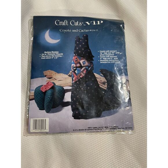 Craft Cuts by VIP Coyote and Cactus Cloth Figurines to Be Sewn‎ #3234-Q - Picture 1 of 3